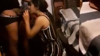 Amatör Latin Genç, Sansasyonel Bir Oral Performans Sergiliyor