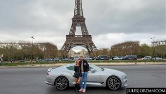 Sarışın Güzellik Chloe Chevalier, Paris’te Götü Sonuna Kadar Açılıyor.