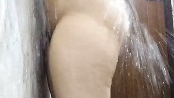 Hintli Üniversite Öğrencisinin Solo Oyun Zamanı Sıcak Bir Anal Seansa Dönüşüyor