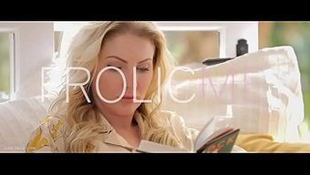 Sarışın Bomba Georgie Lyall Bu Videoda Aşağı Ve Kirli Oluyor