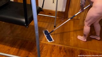 Büyük Doğal Göğüslü Şişman Slayer'In Orgazmlı Anal Macerası