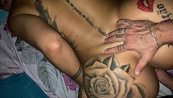 Dövmeli Serseri 4k'Da Sikişiyor