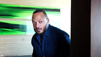 Adrian'In Kıçı Iyice Geriliyor Ve Duşta Büyük Siyah Bir Sik Tarafından Deliniyor.