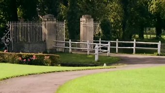 Üç Sevimli Kızla Retro Tarzında Erotik Eğlence