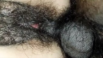 Bhabhi'Nin Samimi Anlarını Içeren Hint Amatör Ev Yapımı Videosu