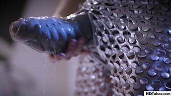 Baştan Çıkarıcı Uzaylı Güzeli Cherie Deville, Bir Zeki Dibin Arka Kapısını Kontrol Altına Alıyor