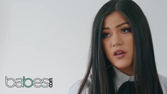 Fabrikada Kendra Spade Ve Stirling Cooper: Duygusal Bir Buluşma