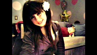 El, Sıcak Latin Buluşmasında Motelden Kaçıyor