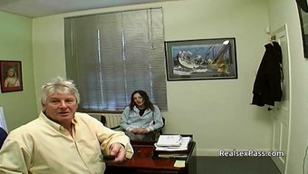 Ingiliz Amatör Gençlerin Kamera Arkası Eylemi Için Seçmeleri