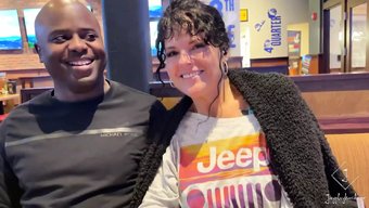 Dövmeli Ve Siyah Saçlı Karısı Dışarıda Fahişe Gibi Beceriliyor