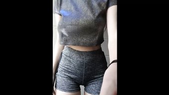 Göğüslü Kızlar, Derleme Videoda Varlıklarını Sergiliyorlar