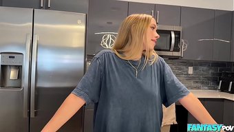 Üvey Abimin Ateşli Sarışın Sevgilisi Khloe Kapri Tam Bir Bomba.