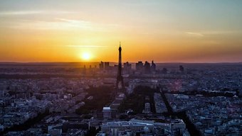 Ania Kinski'Nin Iki Tam Yabancıyla Üçlü Yapması