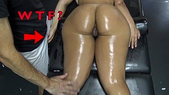 Brezilyalı Karısının Duygusal Sırt Masajı Gizli Kamerada Yakalandı