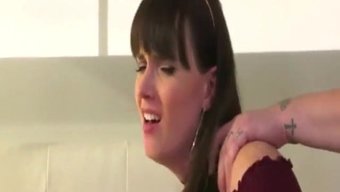 Shemale Kontrolü Ele Alıyor Ve Itaatkar Adamı Beceriyor