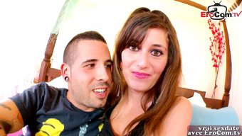 Avrupalı Güzellik, Ev Yapımı Bir Videoda Ilk Yetişkin Endüstrisi Deneyimini Keşfediyor