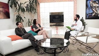 Büyük Göğüslü Esmer Çarpıcı Sovereign Syre Kocasıyla Boynuzlanmaya Katıldı