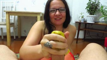 Güzel Büyük Göğüslü, Bir Çiftin Aksiyon Dolu Ev Yapımı Videosu.