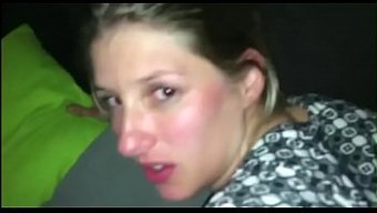 Fransız Güzeli Yoğun Arka Kapı Eyleminden Keyif Alıyor