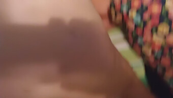 Büyük Göğüsler Ve Büyük Popo Arkadan Beceriliyor