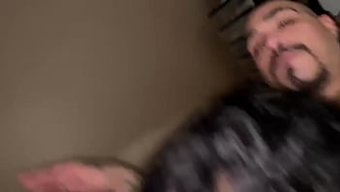 Aldatan Karı Büyük Yaraklı Bir Cholo Tarafından Beceriliyor