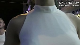 Baştan Çıkarıcı Vietnamlı Fahişeyle Rahatlatıcı Masaj