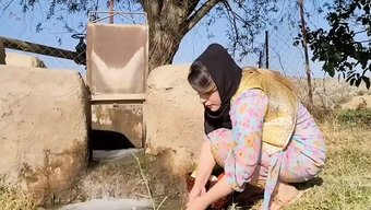 Hintli Yenge, Eniştesiyle Tutkulu Bir Ilişkiye Giriyor, Bunlar Arasında Oral Ve Anal Buluşmalar Da Var.