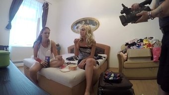 Leon Lambert Modelleri Bacaklı Iç Çamaşırı Ve Yüksek Topuklarla Sergileniyor