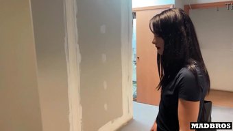 Güzel Fransız Kadın, Kocasının Iş Arkadaşlarıyla Seks Yapıyor