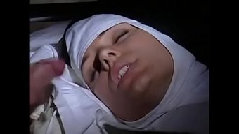 Rahibeler Büyük Siklerle Delinirken Zevk Ilahileri Söylüyorlar.