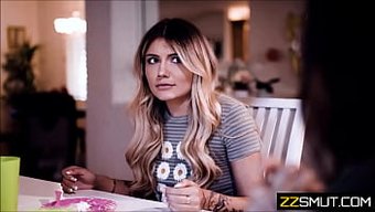 Ebeveynler Üvey Anne Ve Kızının Yasak Aşkını Ortaya Çıkarıyor