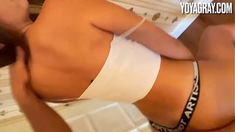 Yoya Grey'In Esmer Bir Güzelle Ilk Anal Seks Deneyimi.