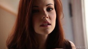 Sıcak Kızıl Saçlı Elizabeth Marx Yüzüne Sert Bir Şekilde Sikiliyor Ve Beceriliyor