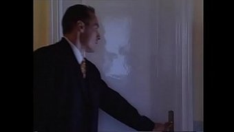 Seksi Avrupalı Bebekler Postacı Tarafından Iki Kez Ziyaret Ediliyor