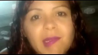 Ablam Beni Iç Çamaşırıyla Baştan Çıkarıyor Ve Anal Olarak Içine Girmemi Istiyor