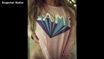 Asyalı Öğrenci Evde Amerikan Sakso Çekiyor Ve Sikişiyor