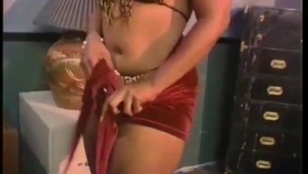 Muhteşem Bebek Büyük Bir Yarrağı Amına Ve Götüne Alıyor