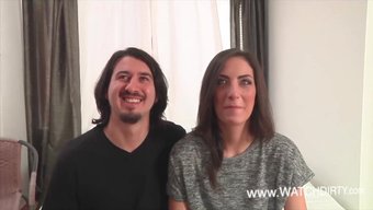 Bir Boynuzlu Adam, Partnerinin Başka Bir Kadınla Seks Yapmasını Izliyor