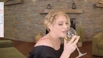 Tatmin Olan Güzel, Aldatan Eşinin Sadakatsizliğinden Duyduğu Hoşnutsuzluğu Ifade Eder