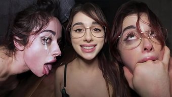 Kızın Altı Yok, Tam Bir Itaatkâr Orospu.