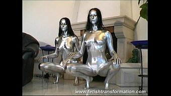 Fetiş Oyununa Dönüşen Bebekler