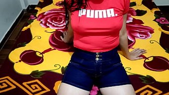 Ben Daha Yaşlı Bir Üvey Kardeşim Ve Üvey Kız Kardeşime Seks Hakkında Ders Veriyorum Ve Sonra Onu Erkek Arkadaşını Aldatması Için Baştan Çıkarıyorum.