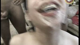 Avrupalı Bir Baştan Çıkarıcı, Birden Fazla Yarrağı Olan Vahşi Bir Orginin Tadını Çıkarıyor