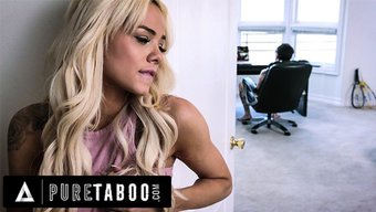 Elsa Jean'In Tabu Üvey Kardeşi, Bu Videoda Onu Domine Ediyor Ve Deliyor.