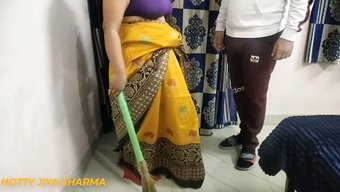 18 Yaşındaki Hintli Milf Riya, Kardeşiyle Tutkulu Bir Desi Seksine Giriyor Ve Sert Bir Karşılaşma Yaşıyor