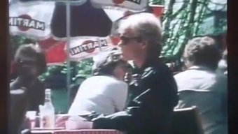 Vintage Girl Scout, Sıcak Bir Üçlüye Giriyor