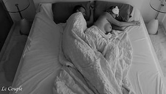 Amatör Bir Çiftin Romantik Akşamı, Gizli Bir Kamerayla Sıcak Bir Sahnede Sona Eriyor.