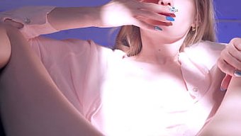 Kira Loster'In 4k Videosu, Popo Parmaklama Ve Bdsm Unsurlarını Sergiliyor