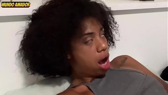 Aniaty Barboza Kendini Iyi Hissetmedi, Bu Yüzden Partneri Sikişmeyi Önerdi.