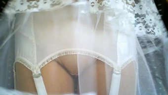 Vintage Dantelli Iç Çamaşırı Ve Bronz Naylon Hortum Eşleşmesi